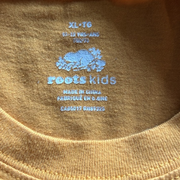 ROOTS Logo T-shirt. Youth XL/Women’s XS - Picture 4 of 4
